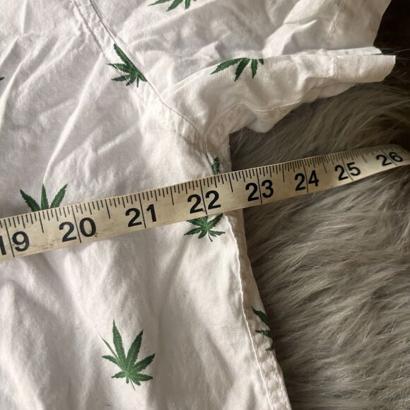 Molokai Surf Shirt Sz XL Cannabis 420 Button Down White Green Marijuana Weed - Picture 9 of 11